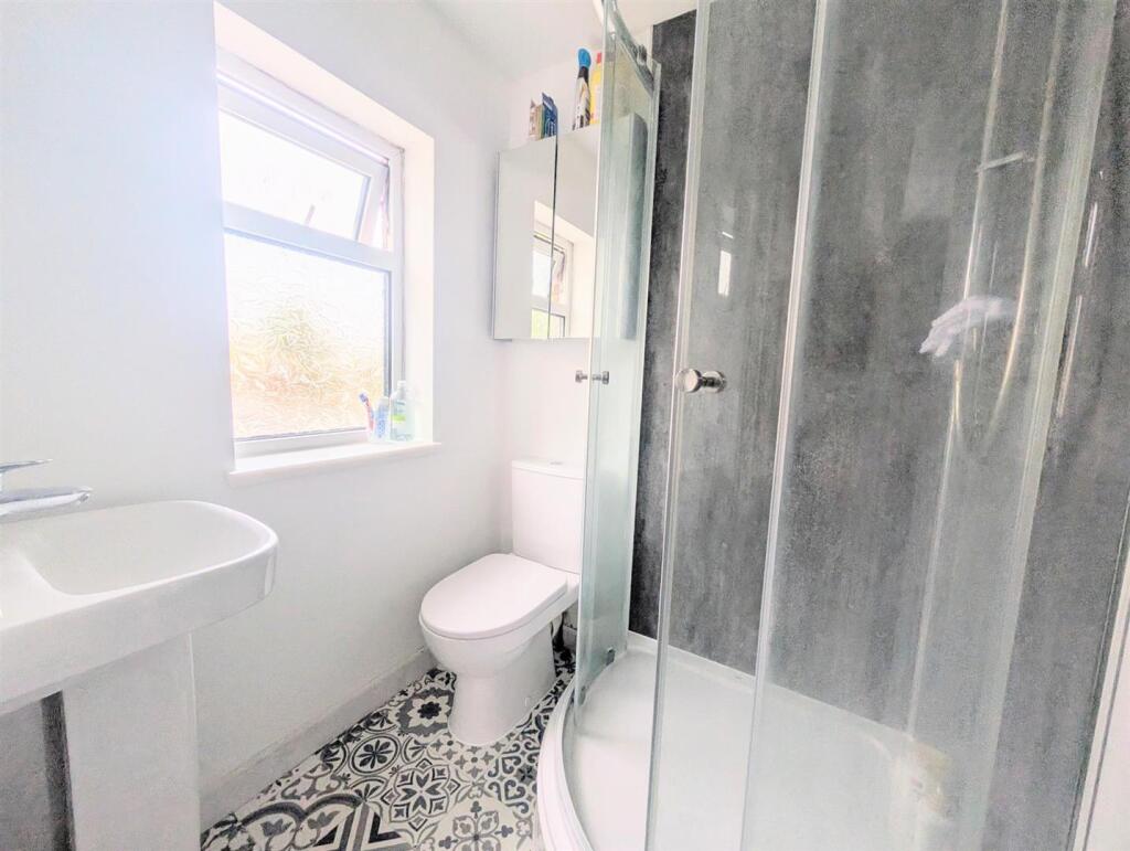 EN SUITE
