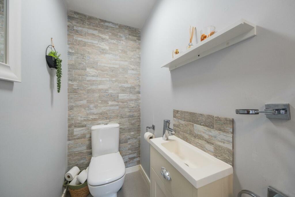 23 Hazelhurst Way-005.jpg