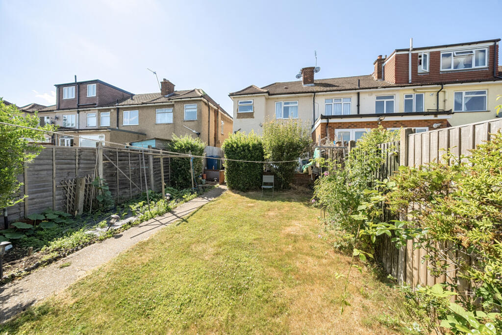 1320833-18-686d45...