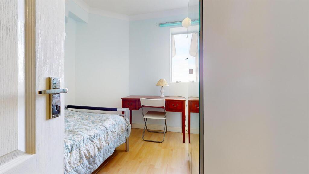 17FAvedroom3.jpg