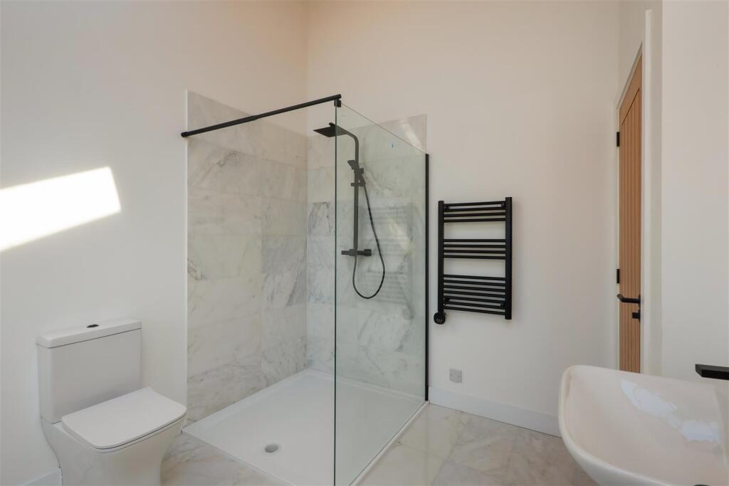 Lower Road, Teynham, Sittingbourne