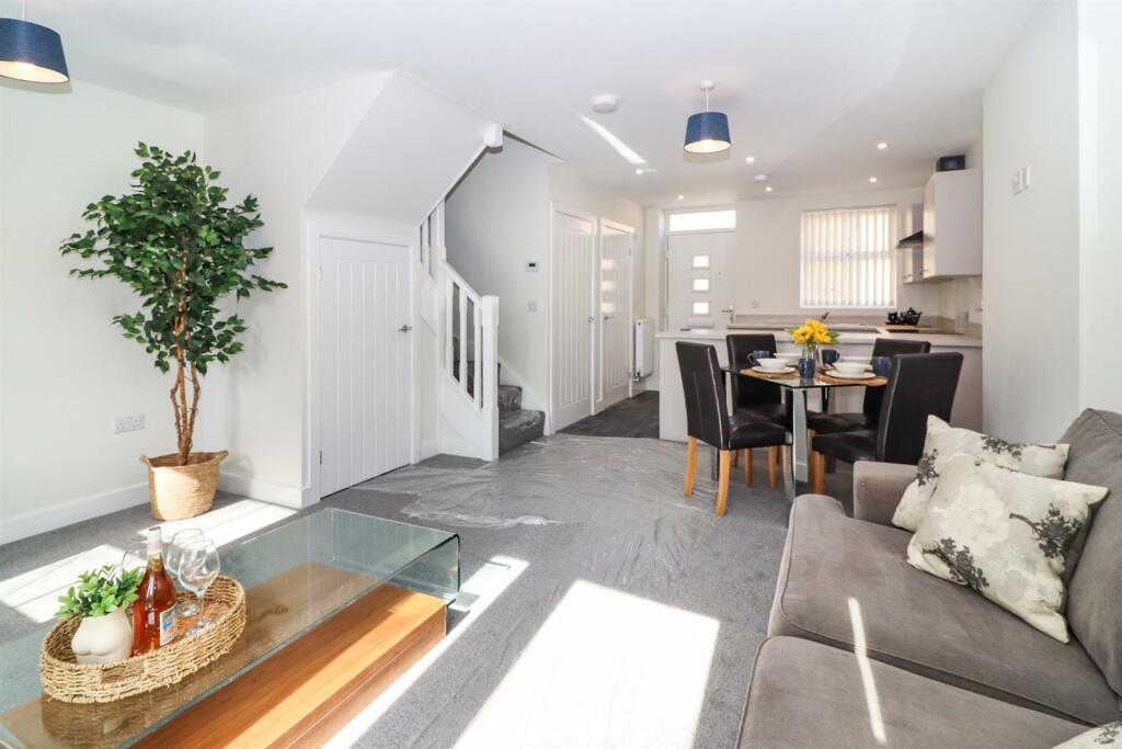 OPEN PLAN LIVING DINING ROOM