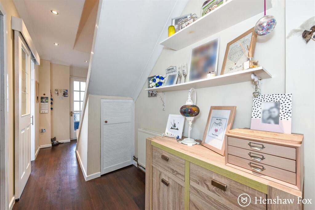 Ph8_5687972 - Copy.jpg