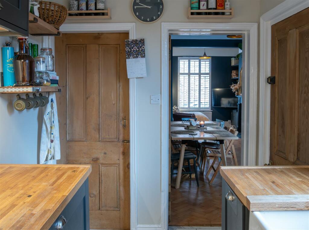 Kitchen 2 landscape.jpg