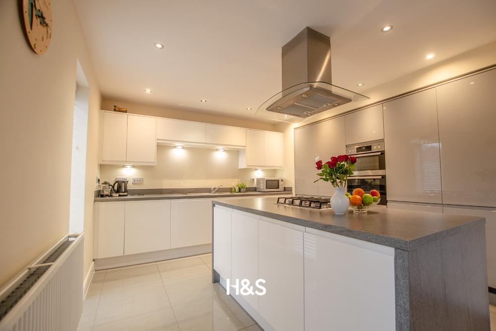 7 Dewberry Road - kitchen.jpg