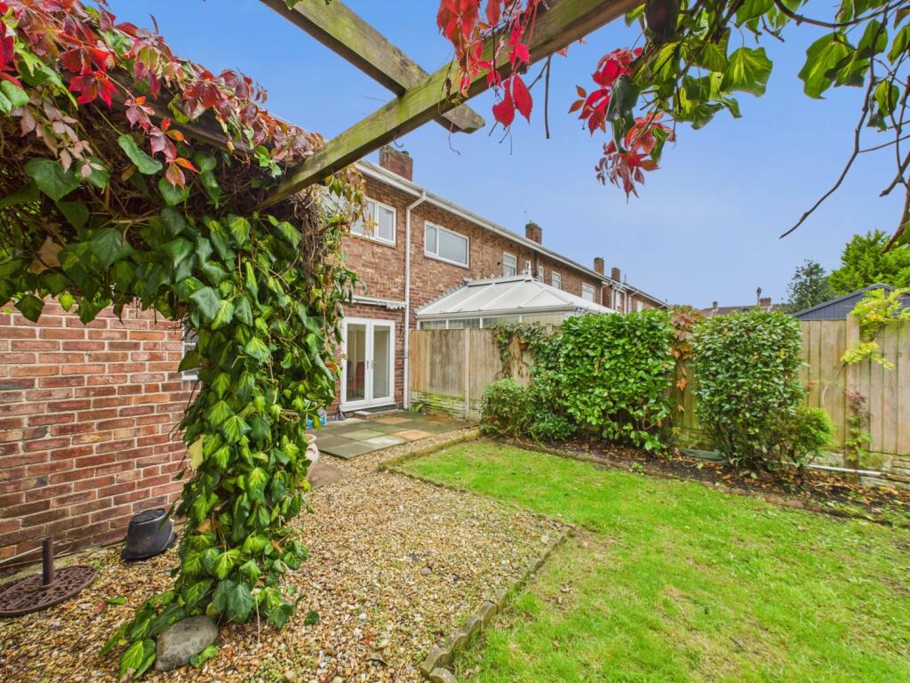 CAM02386G0-PR0146-STILL022