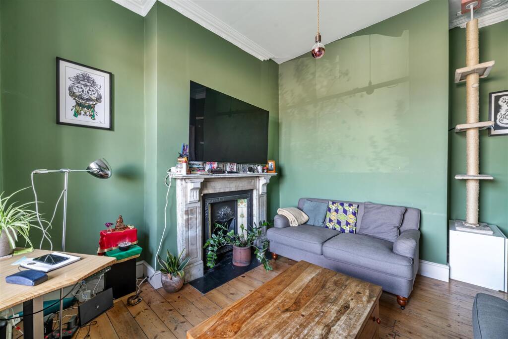 Whipps Cross Road, E11