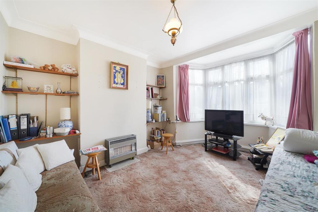 200 Whitton Avenue East - kDfWU6pcAC5HxUKnX3AH.jpg