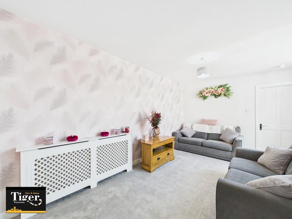 CAM02176G0-PR0523...