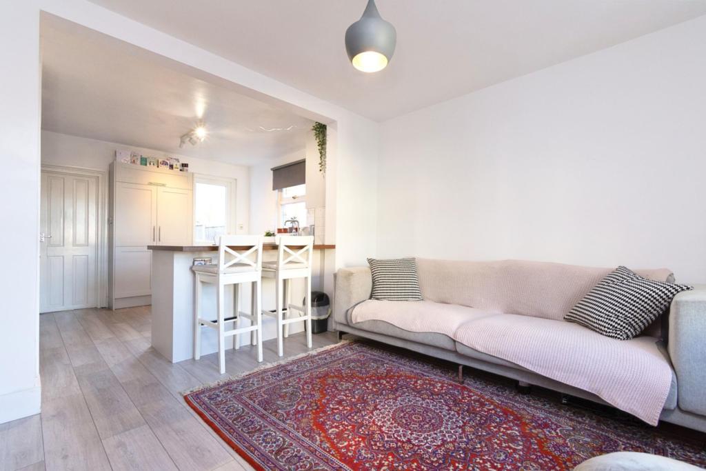Lounge / Kitchen
