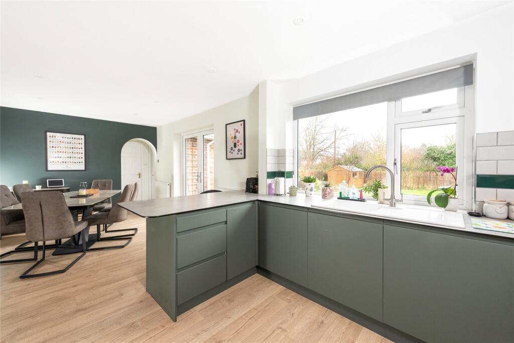 Kitchen/Dining