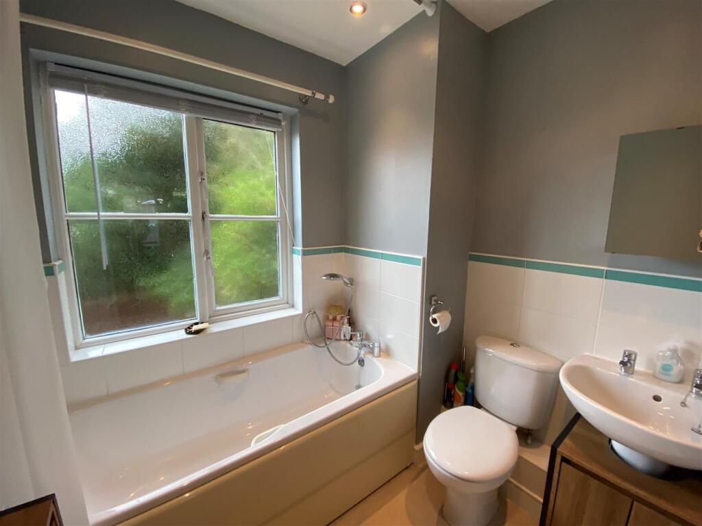 Bathroom.jpg