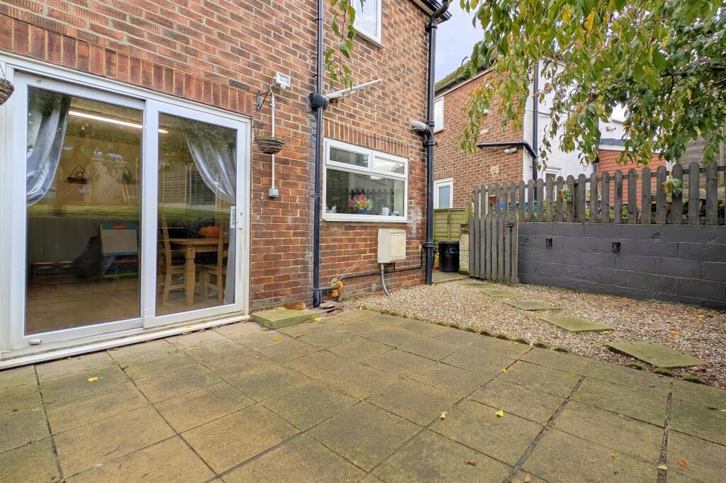 Malham Road EweMove Brighouse Olly (16)_inPixio