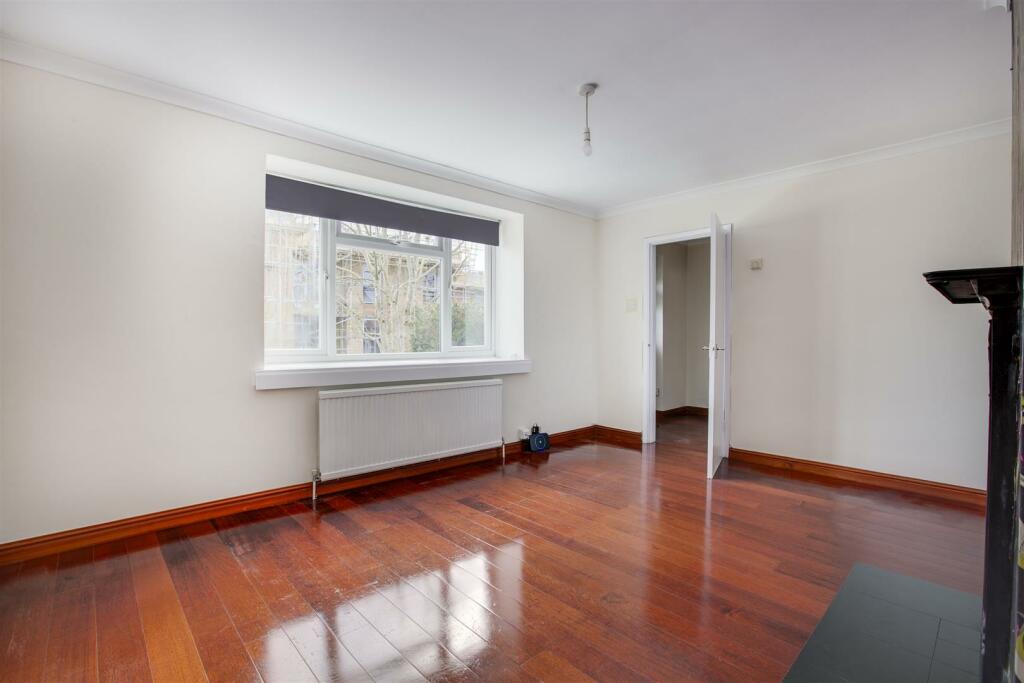 93 Gayhurst Road, HP13 7XJ (LOW RES)-6.jpg