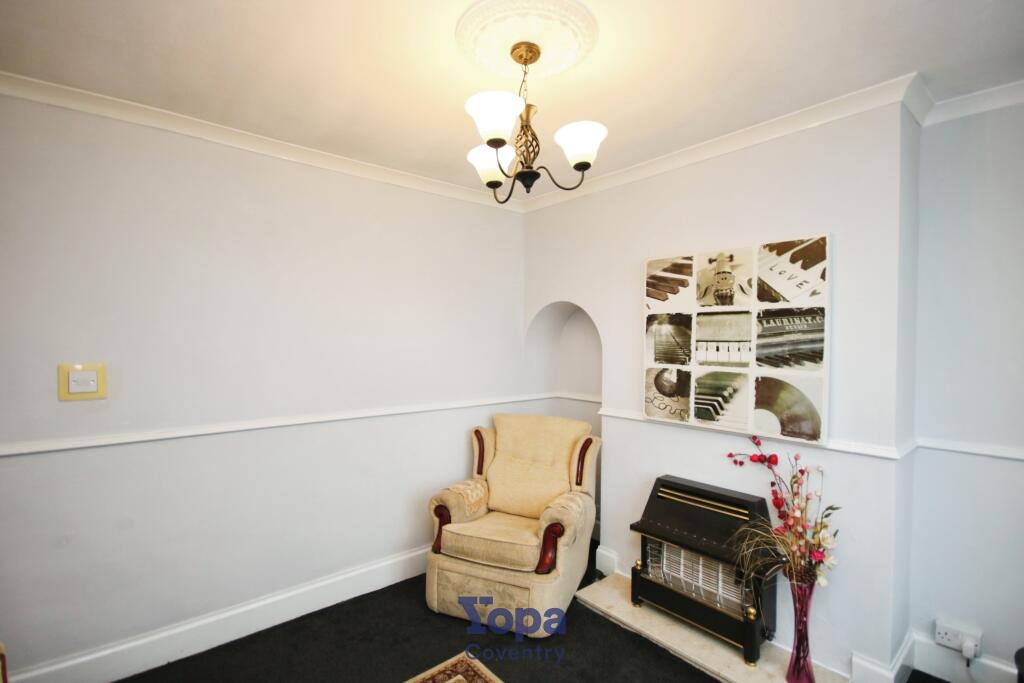 17564bd4-Living 20Room 202.JPG