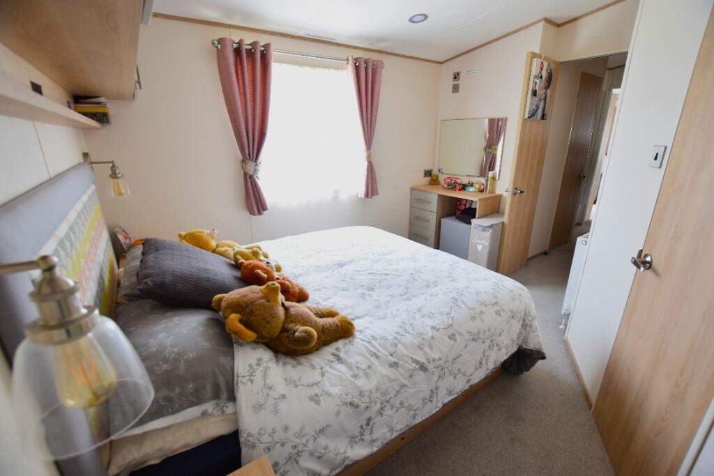 Master bedroom 2