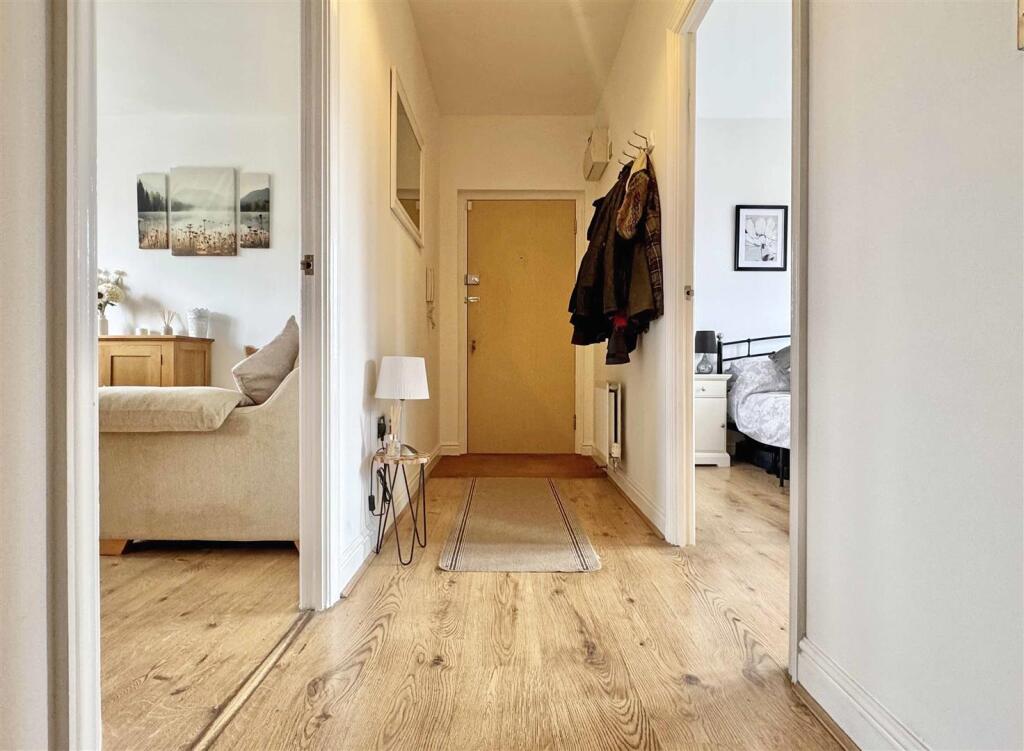 Hall b.jpg