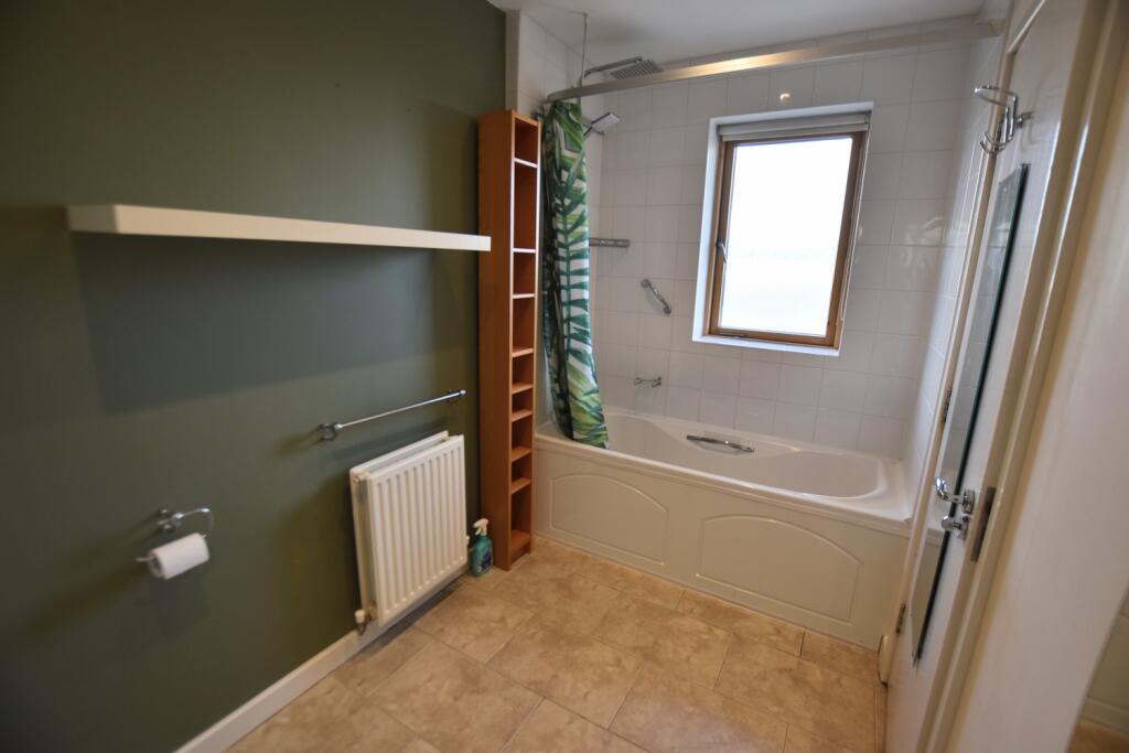 56 Enterprise Lane bath