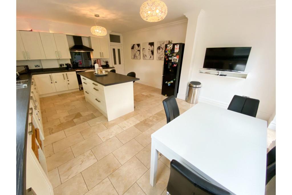 Kitchen/Breakfast