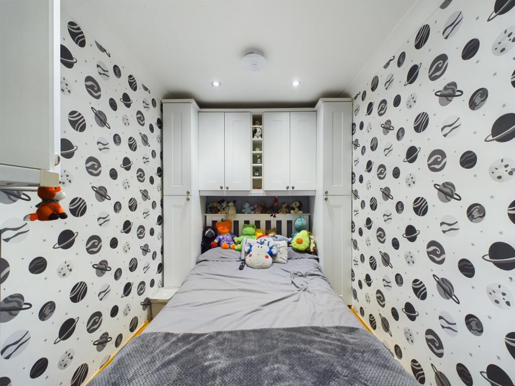 CAM02023G0-PR0121-STILL041