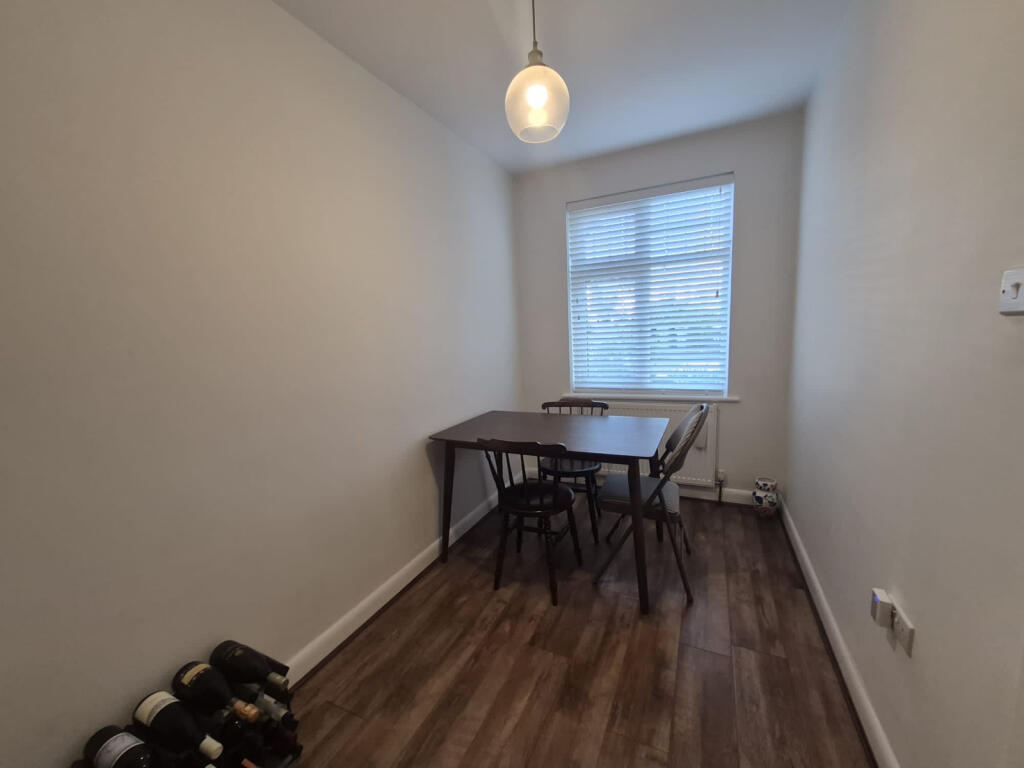 Porch Way, N20