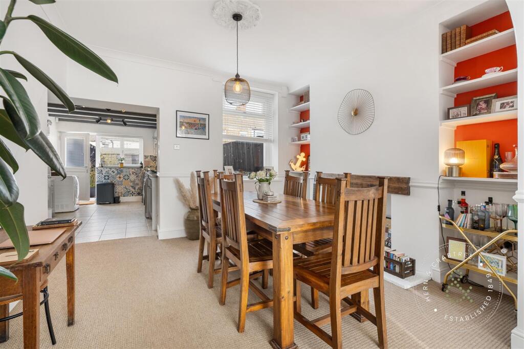 Vale Street, Barry, HernCrabtree (14).jpg