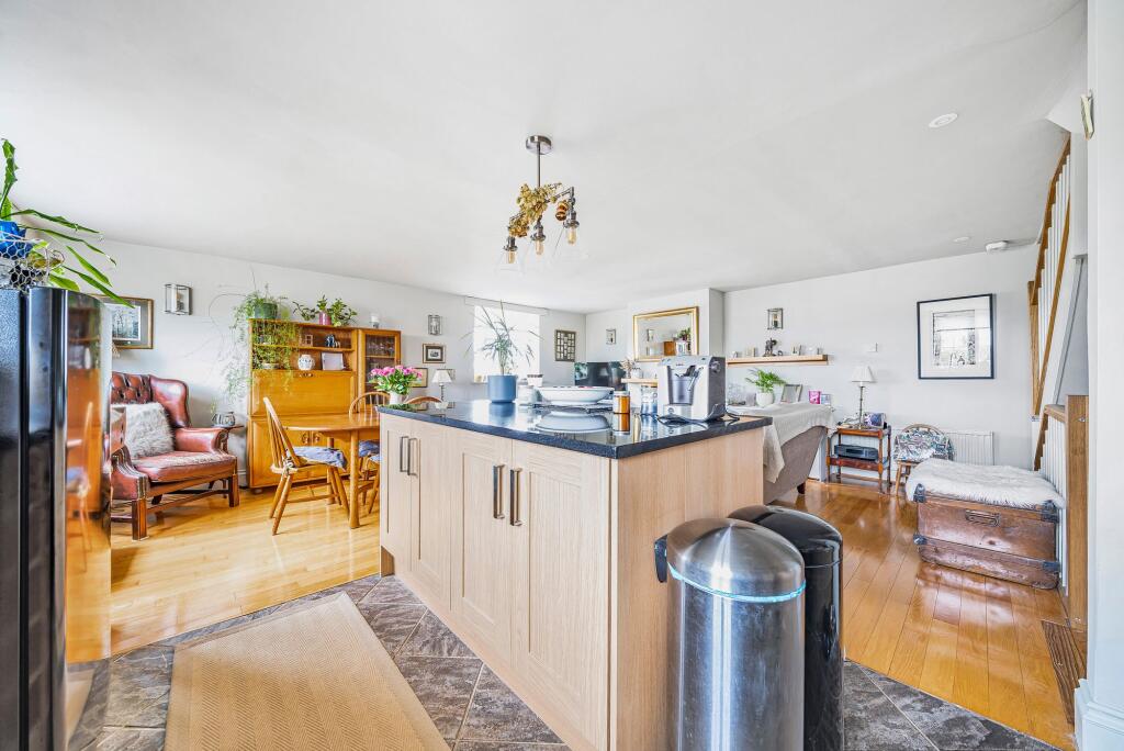 Living Room/Kitchen/Dining Room (4)