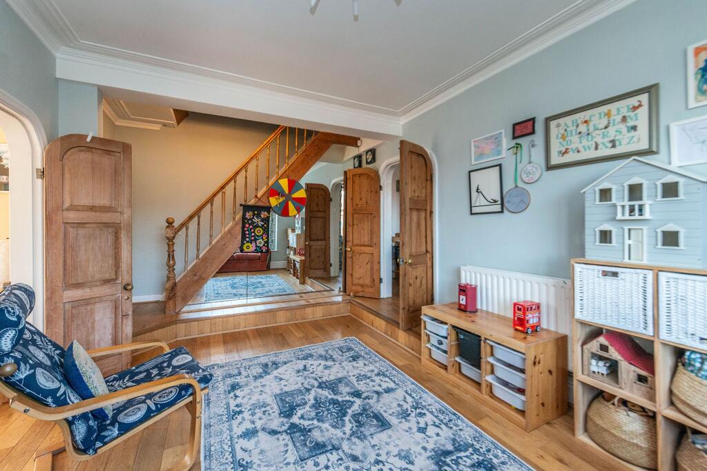 KITCHEN, DINER, SITTING ROOM AND LIVING ROOM