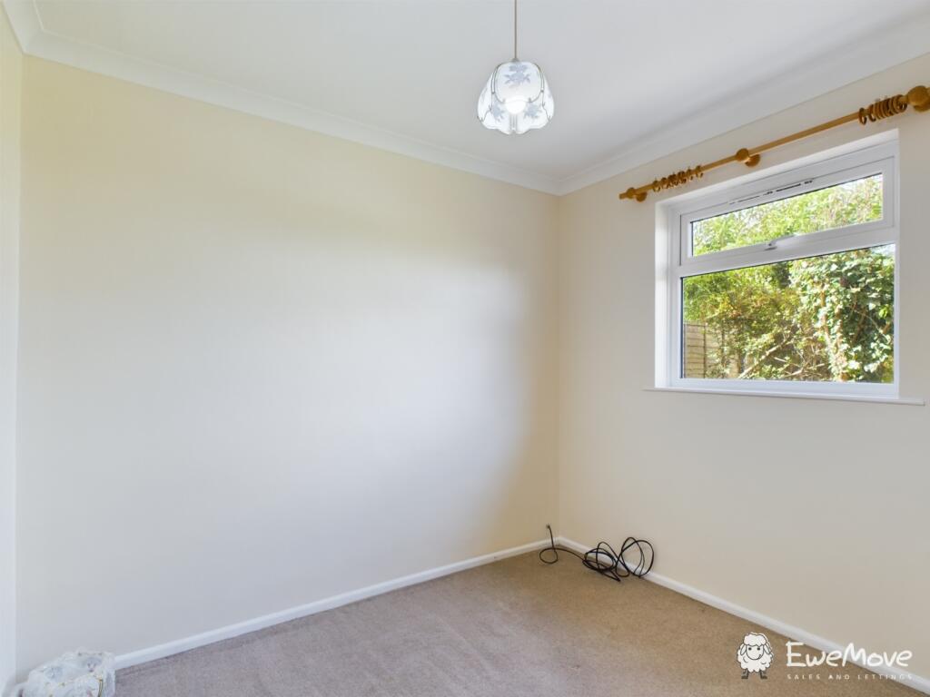 CAM02899G0-PR0037-STILL018