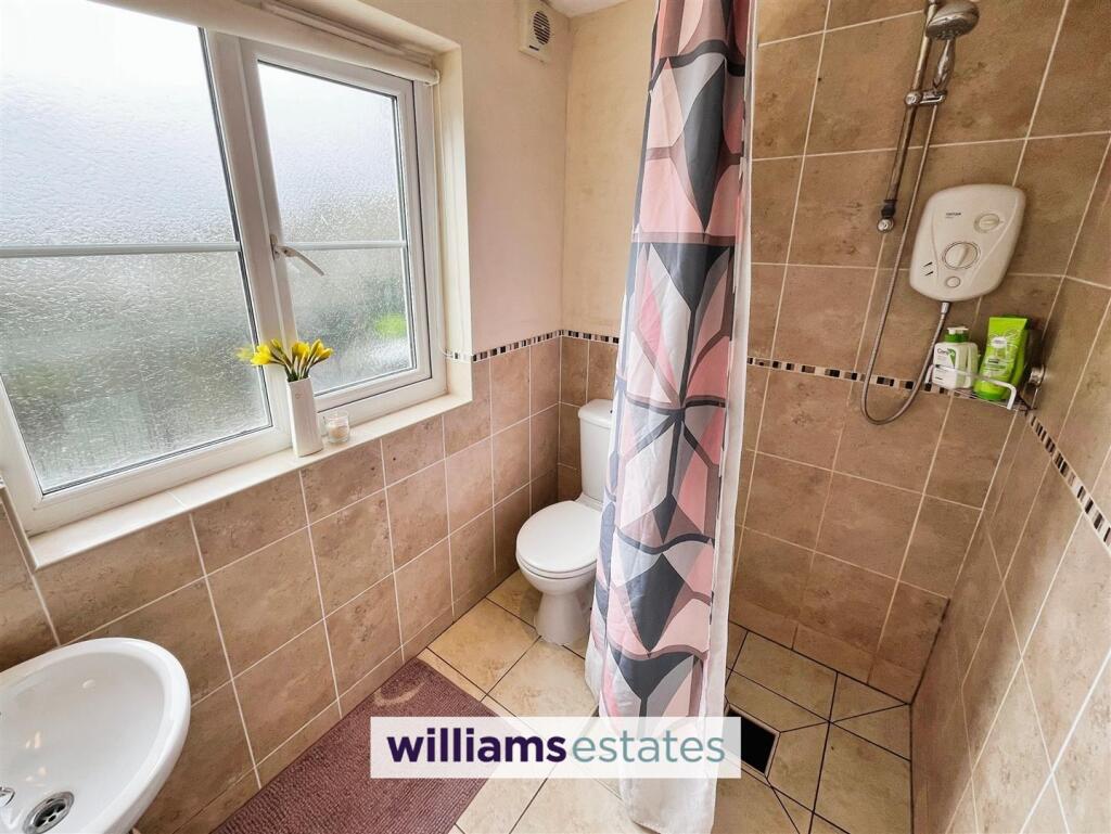 GF Shower Room