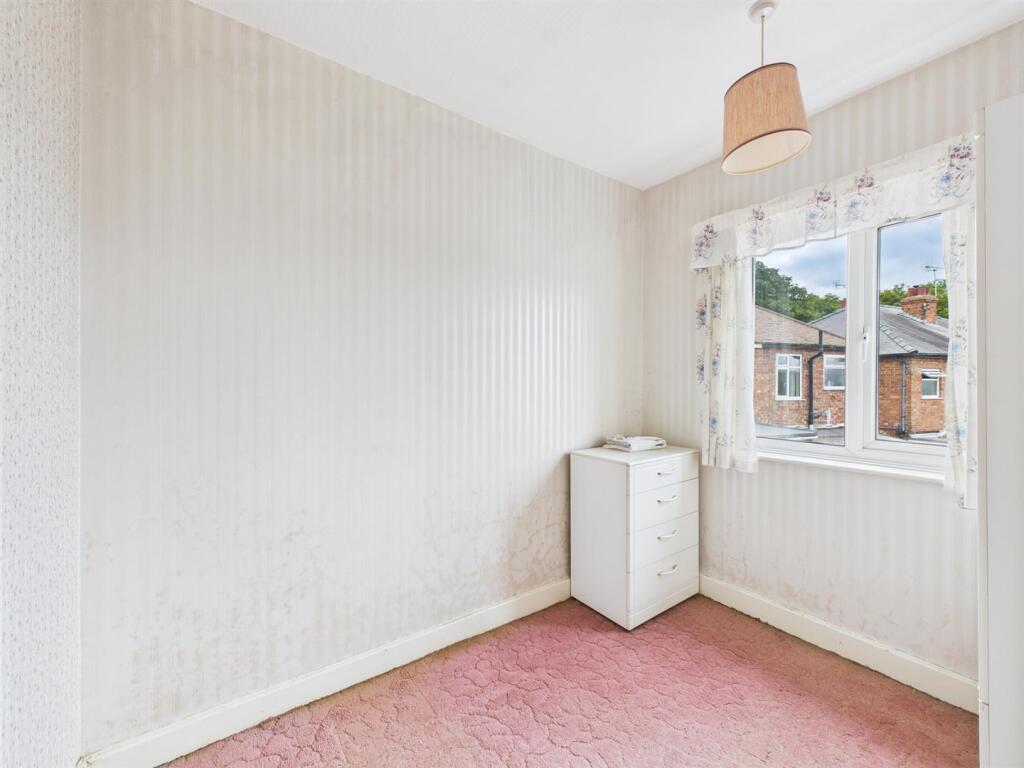 Bedroom: