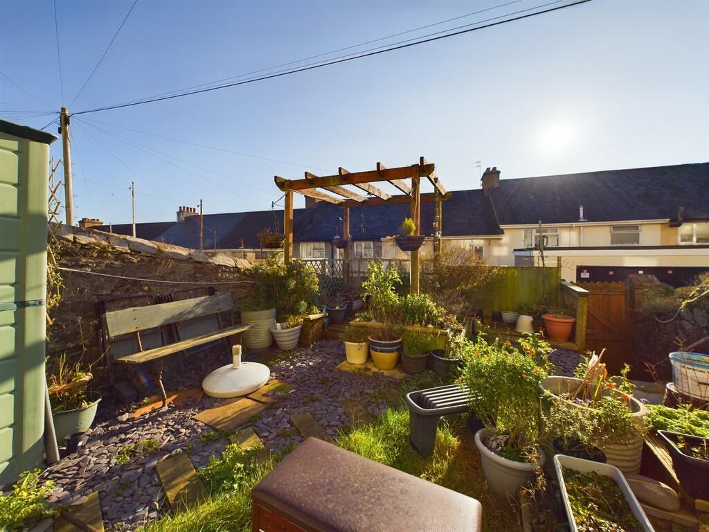 CAM03974G0-PR0090...