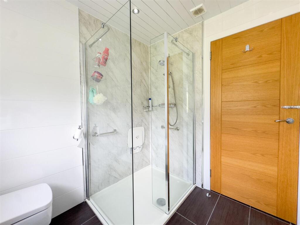Family Shower Room