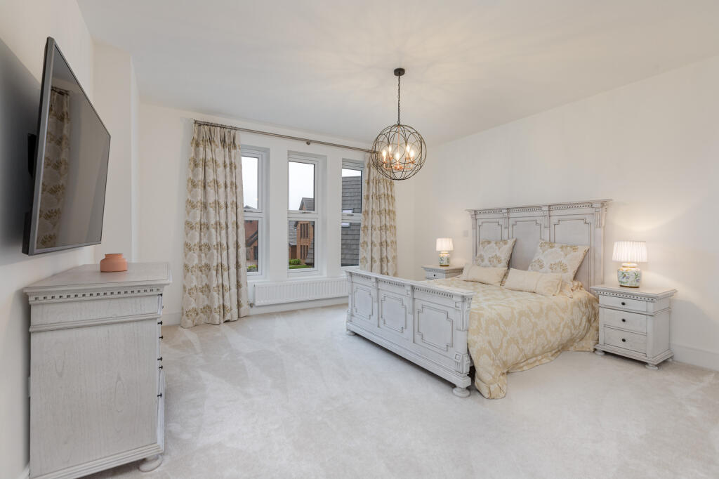 Main Bedroom Suite 