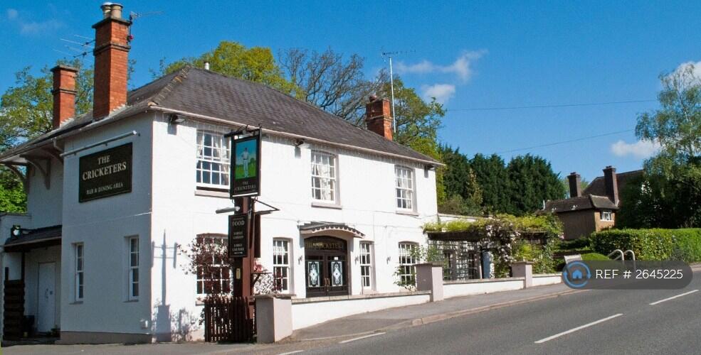Nearby Cricketers Pub, Beer Garden