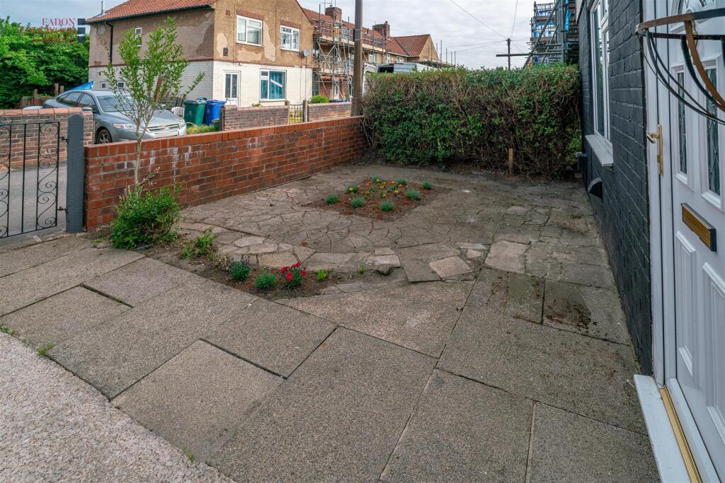 Front of house 1.2.jpg