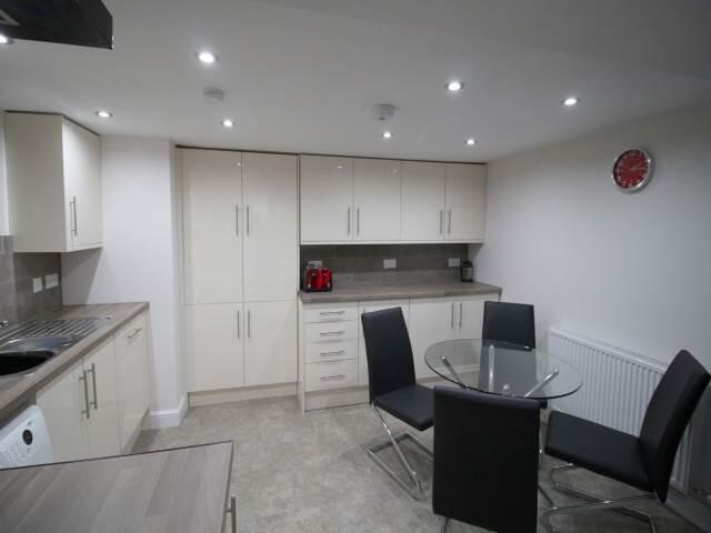 Dining kitchen