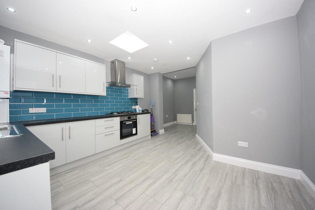 Windsor Road 110 ...