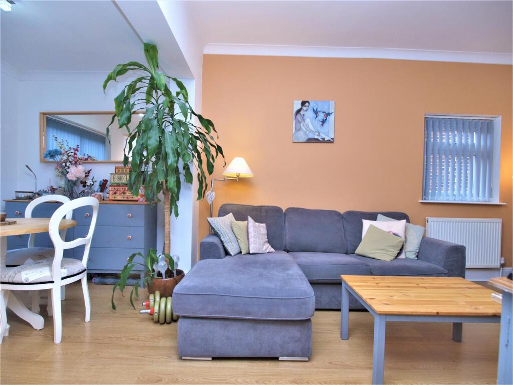 Lounge.01.jpg
