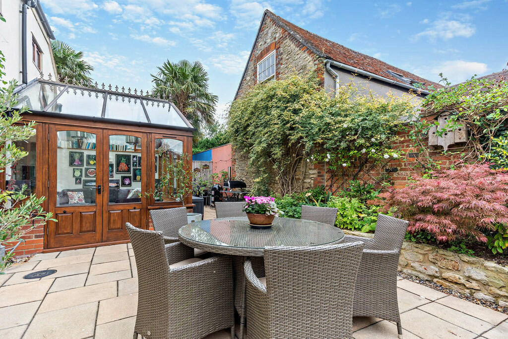 8618429-exterior0...