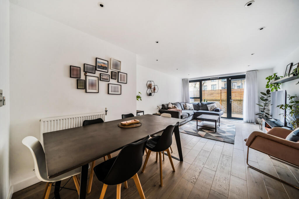 1377085-6-6911cbb...