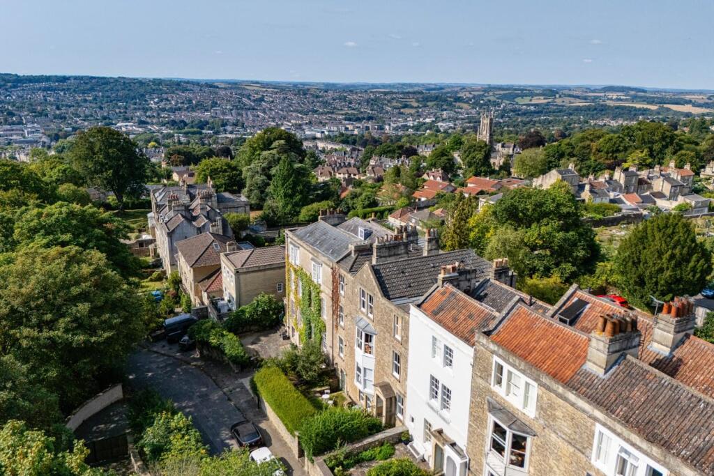 Flat 1 7 Mount Beacon BA1 5QP-22.jpg