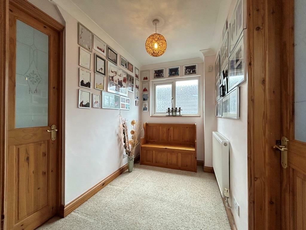 FIRST FLOOR LANDING