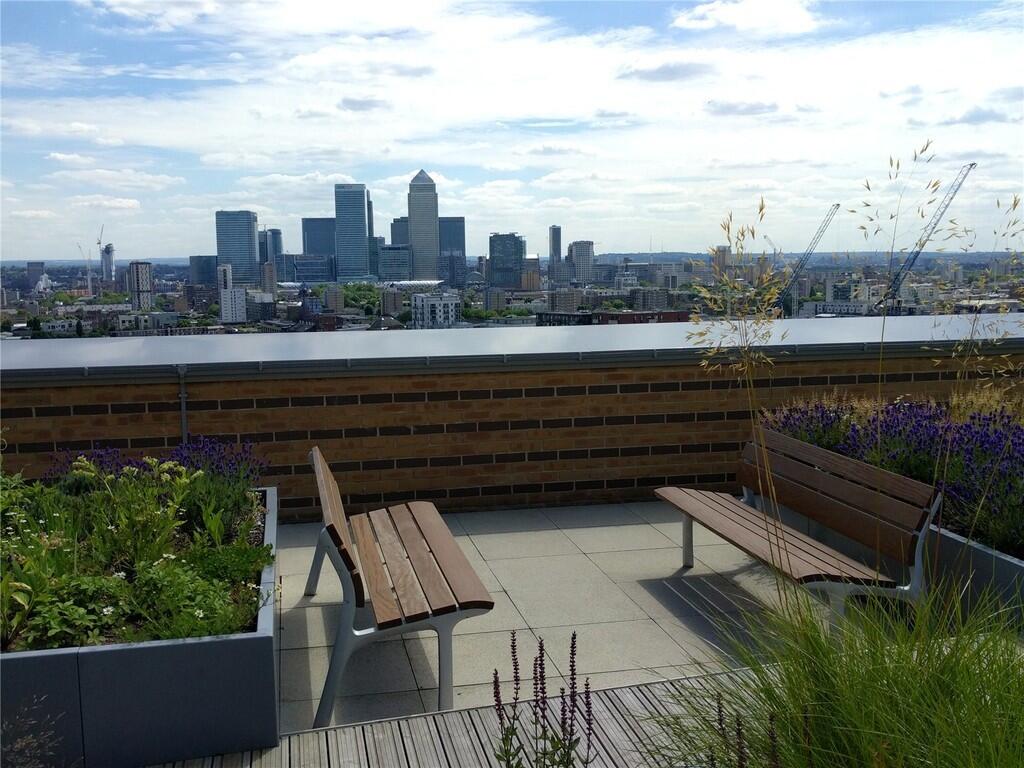 IVY POINT ROOF TE...
