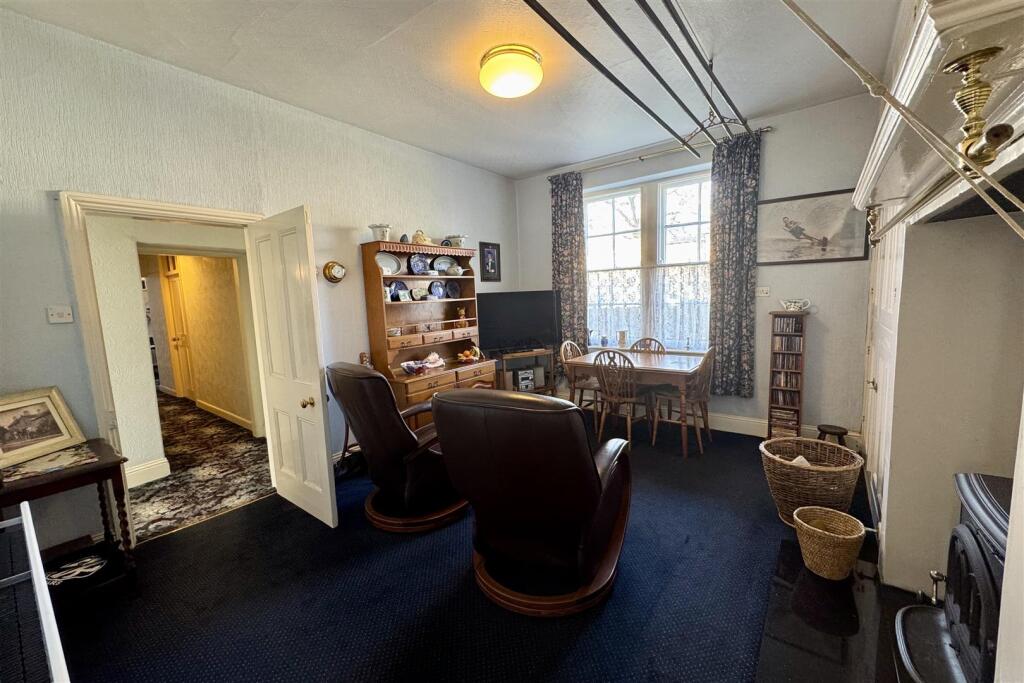 Breakfast Room