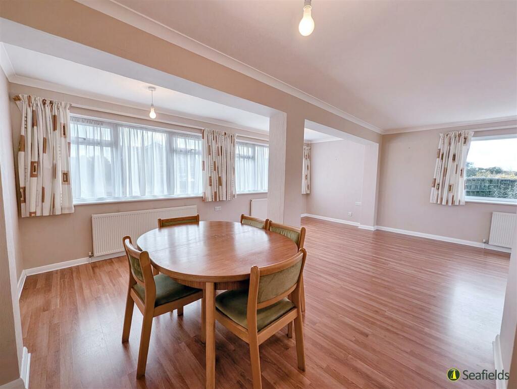 Sitting/Dining Room
