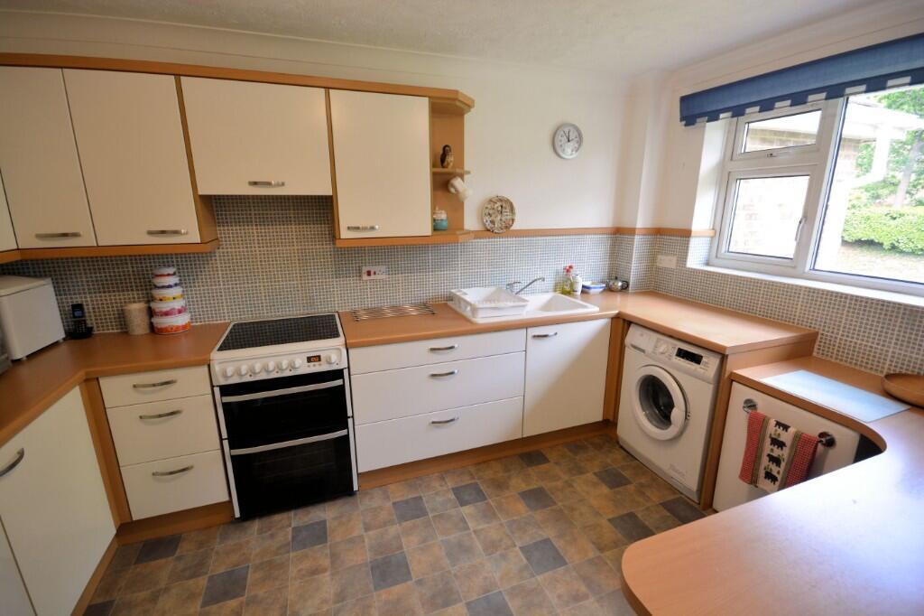 KITCHEN/BREAKFAST RO