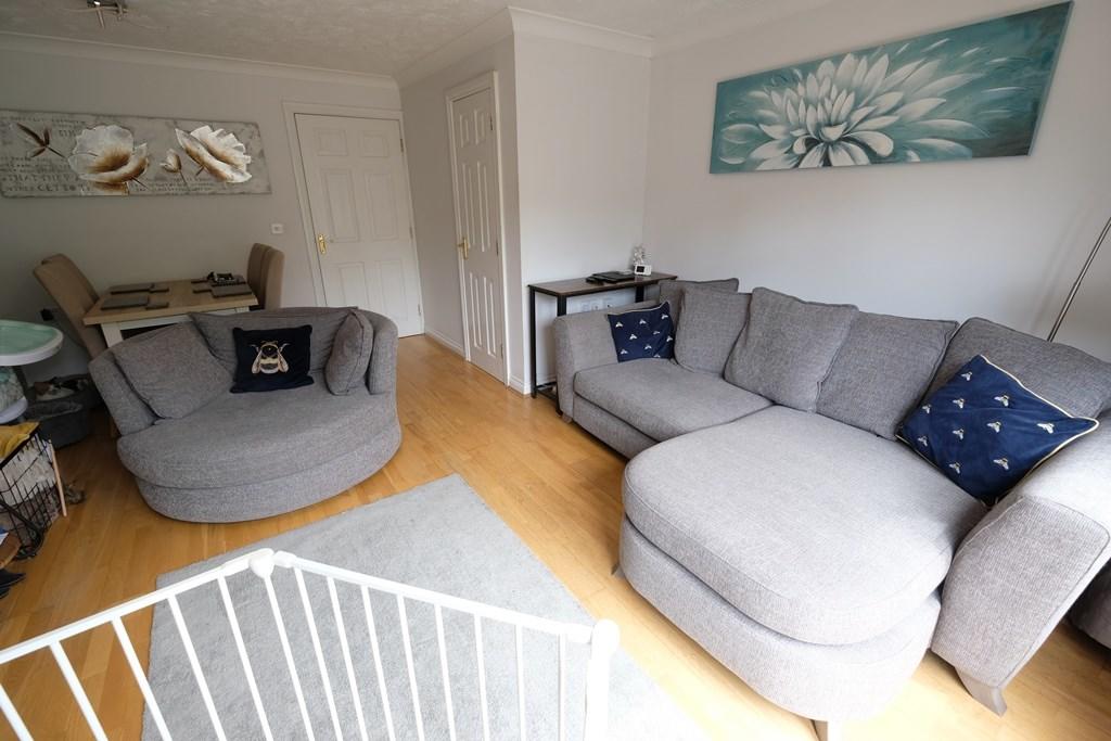 SITTING/DINING ROOM