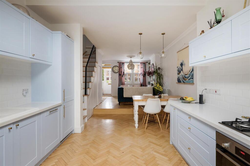 Windsor Road E7
