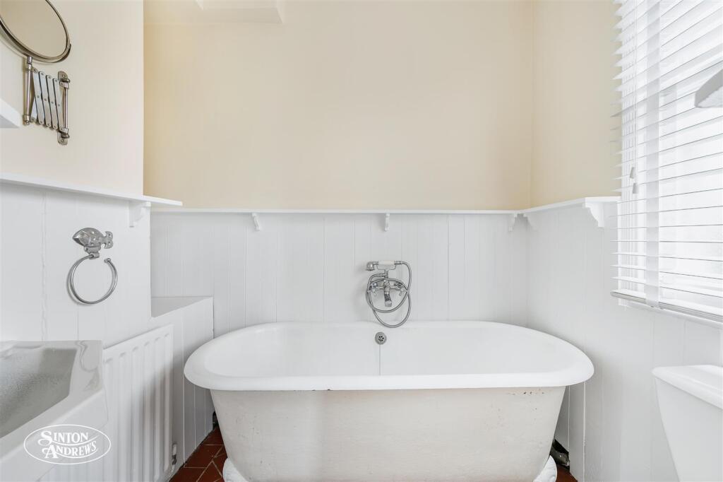 2C Churchfield Road-9.jpg